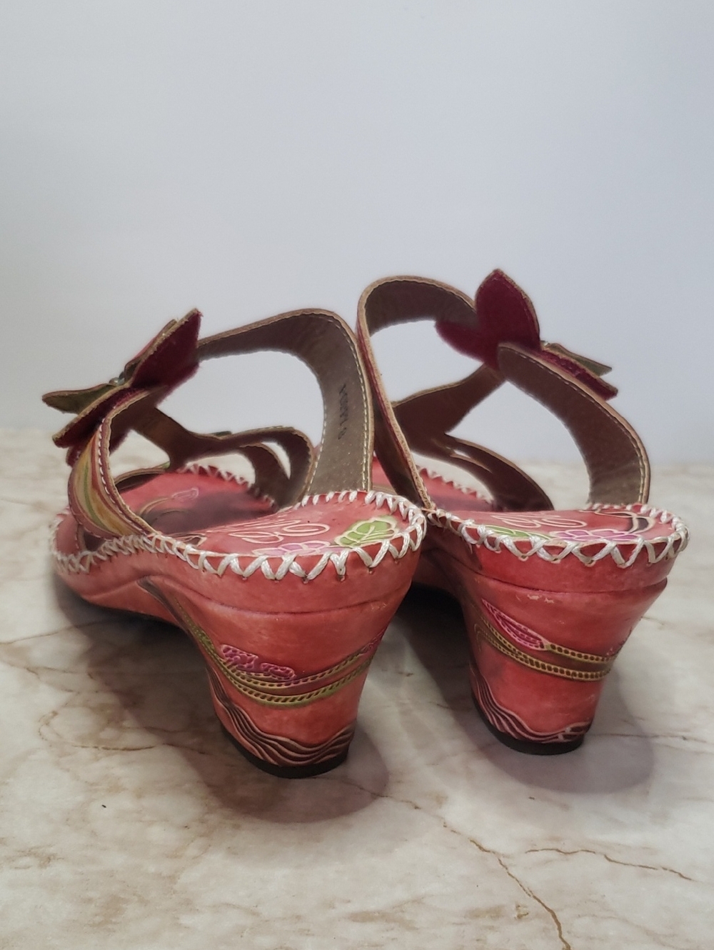 Elite By Corkys  Women's Floral Red Leather Slide Sandals with Green Accents 8 - Picture 4 of 7